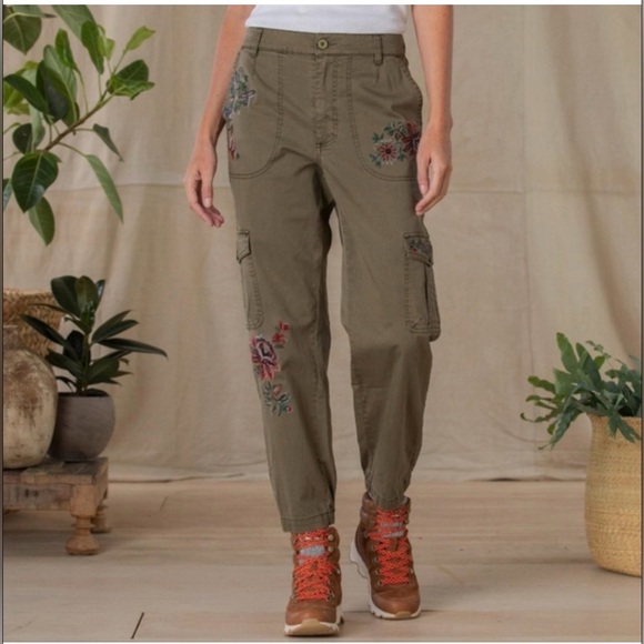 Sundance Pants - SUNDANCE BOTANICAL EMBROIDERED CARGO JOGGERS size 4